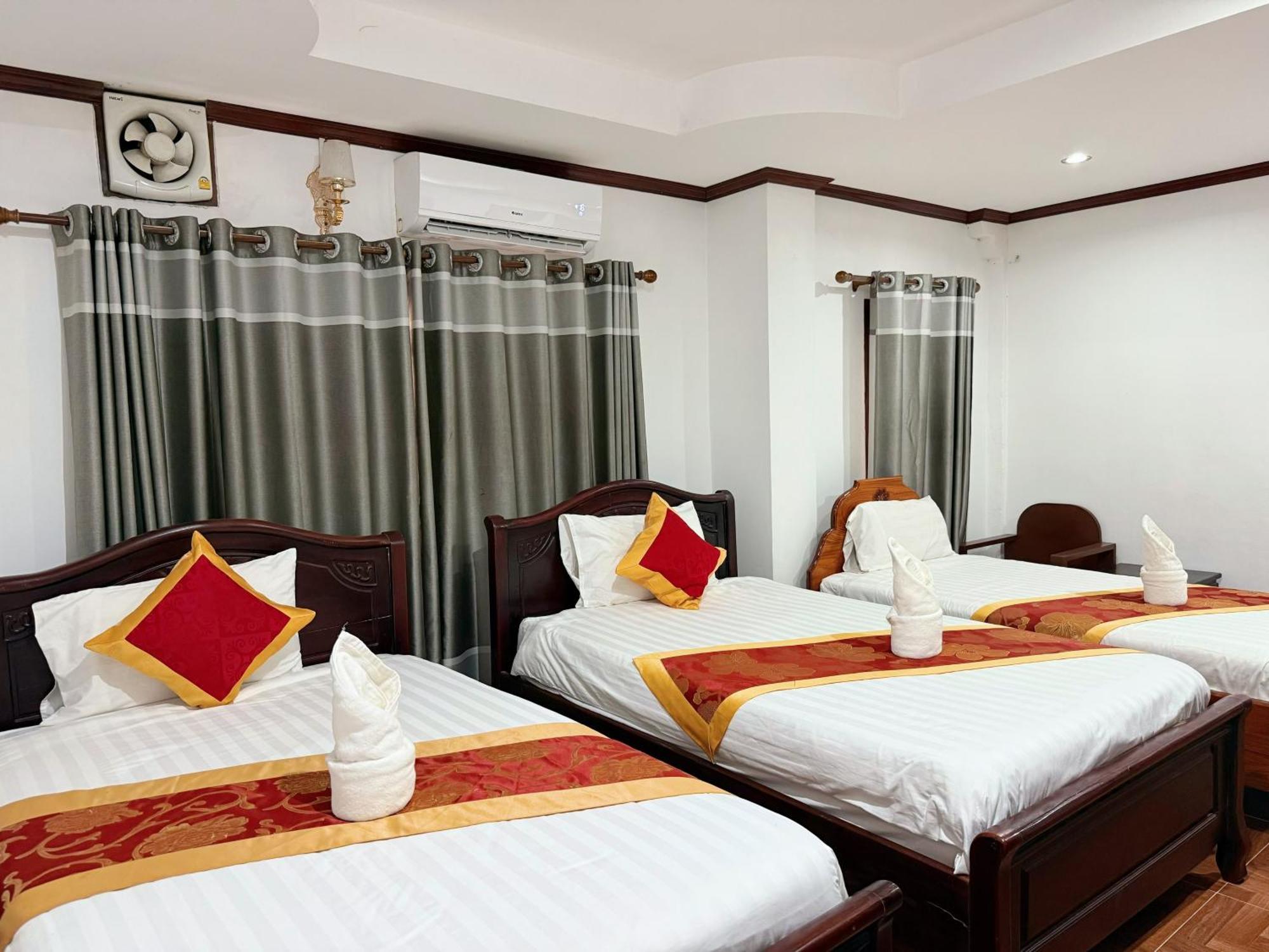 Vangvieng Sisavang Mountain View Hotel Vang Vieng Exteriér fotografie